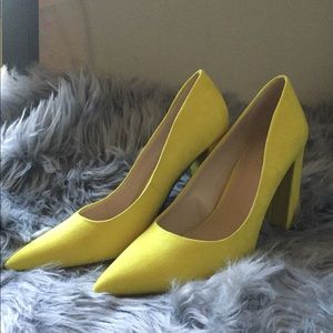 Yellow Nine West block heels Sz 8 1/2